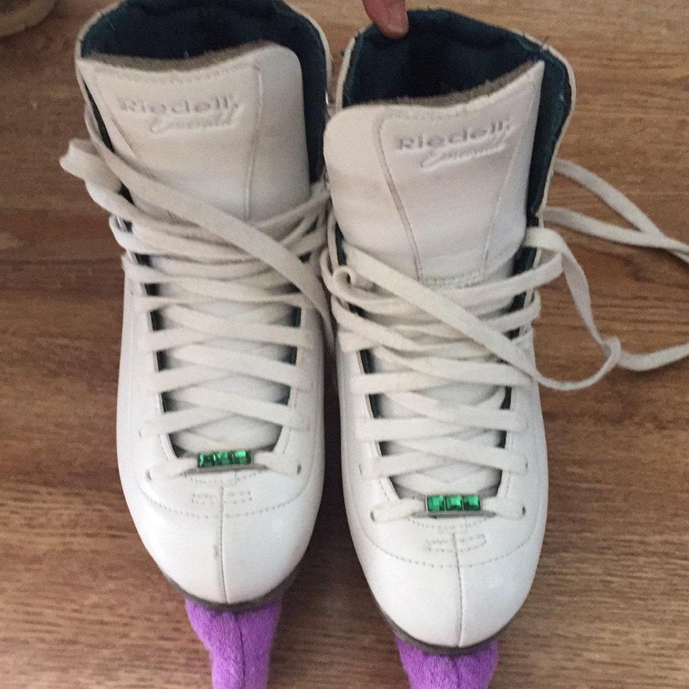 Riedell Emerald ice skate